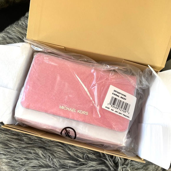 NWT authentic MK genuine leather crossbody coral - Picture 2 of 6